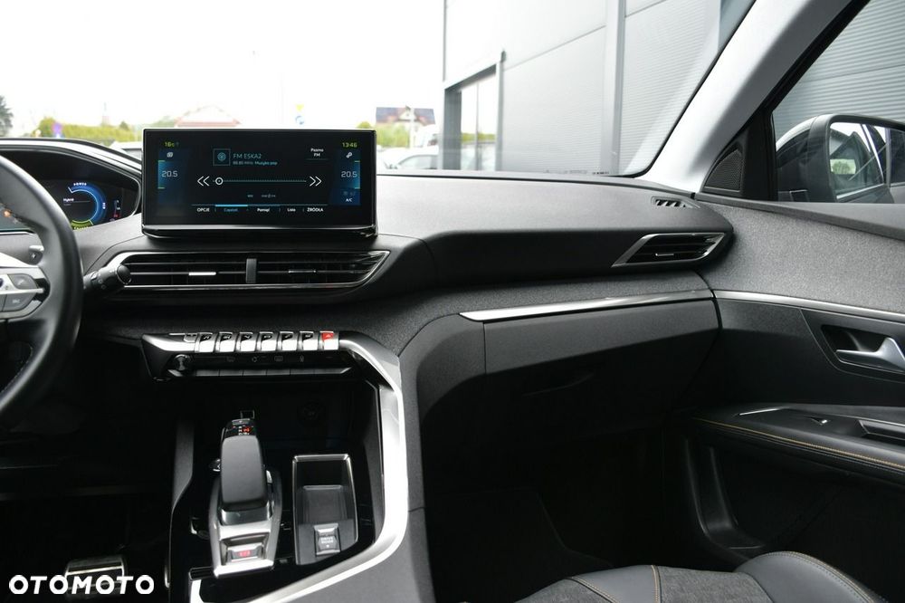 Peugeot 3008 1.6 PureTech Hybrid PHEV Road Trip S&S EAT8 - 23