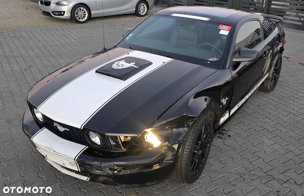 Ford Mustang - 4