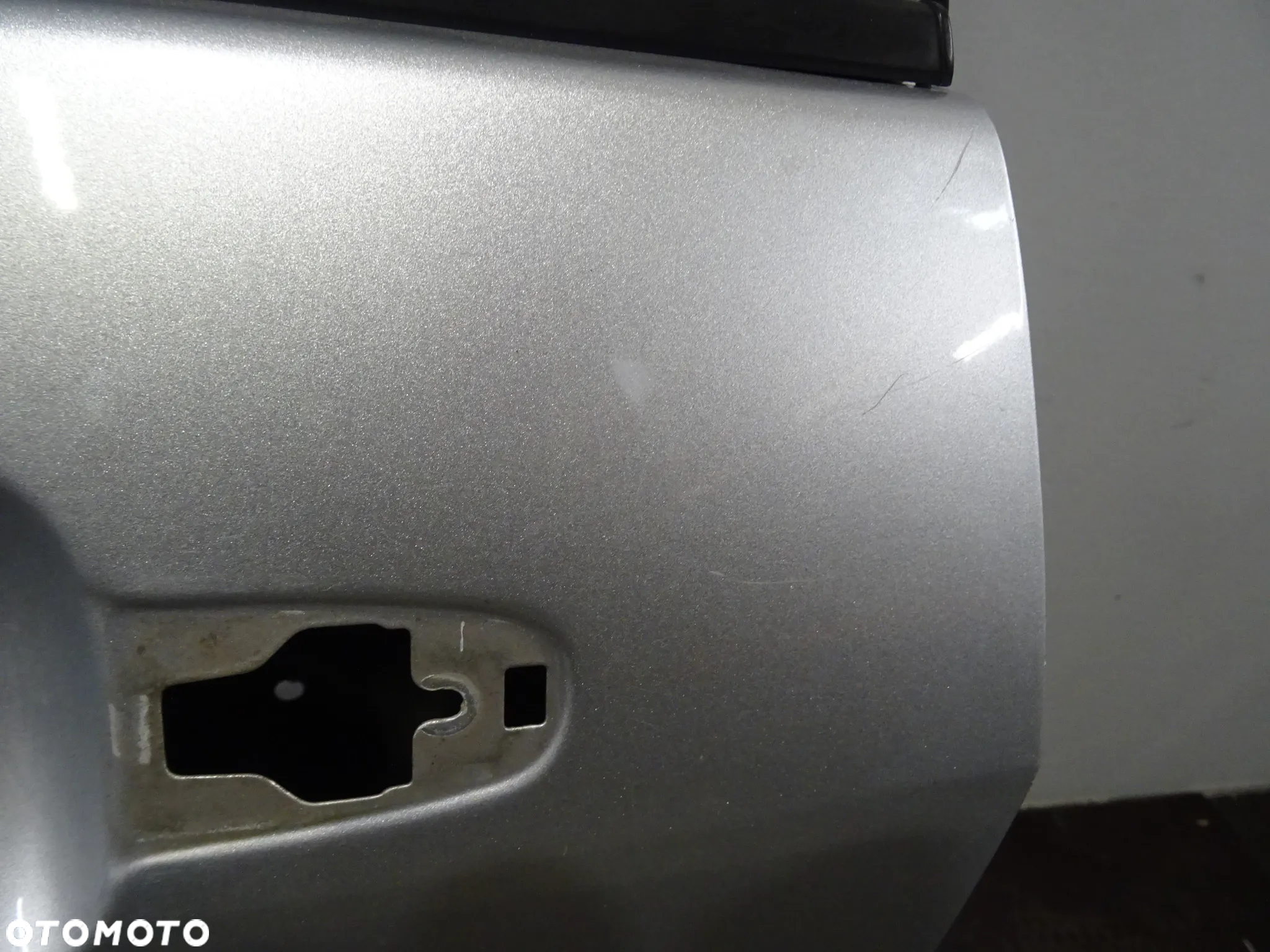 TOYOTA RAV4 II 00-03 2.0 B DRZWI LEWE TYLNE TYŁ 1D4 - 5