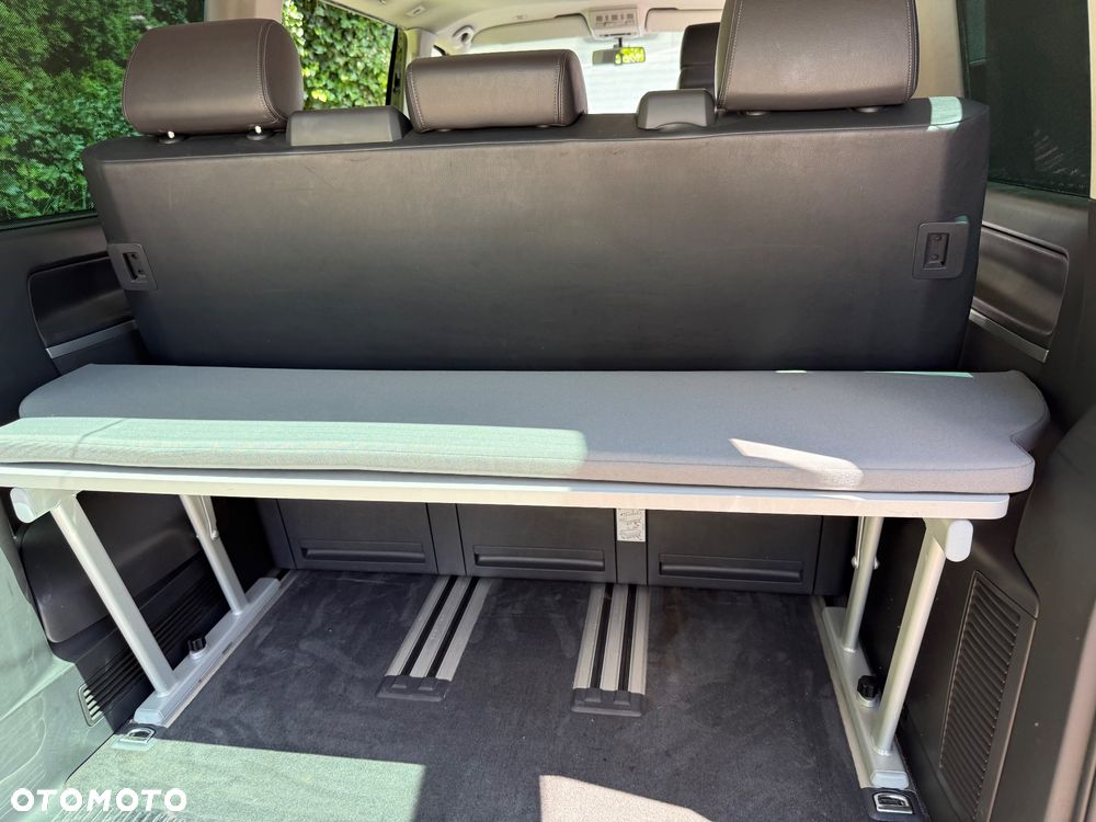 Volkswagen Multivan - 23