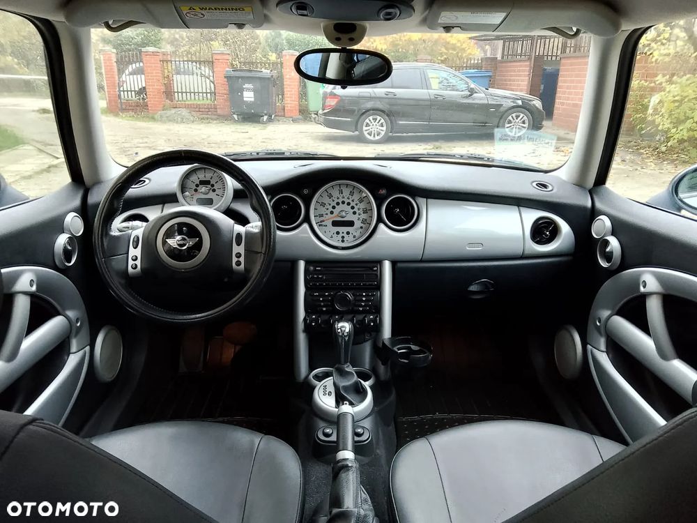 MINI Cooper Standard - 12