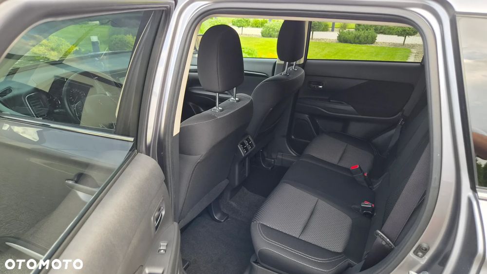 Mitsubishi Outlander 2.0 2WD CVT Spirit+ - 23