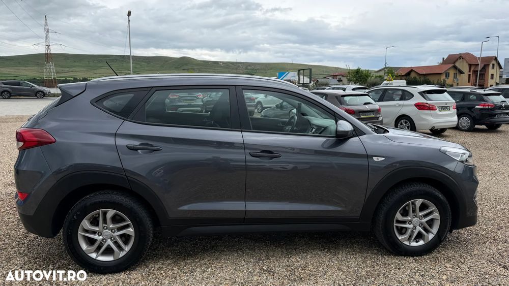 Hyundai Tucson 2.0 CRDI 4WD 6MT Style - 12