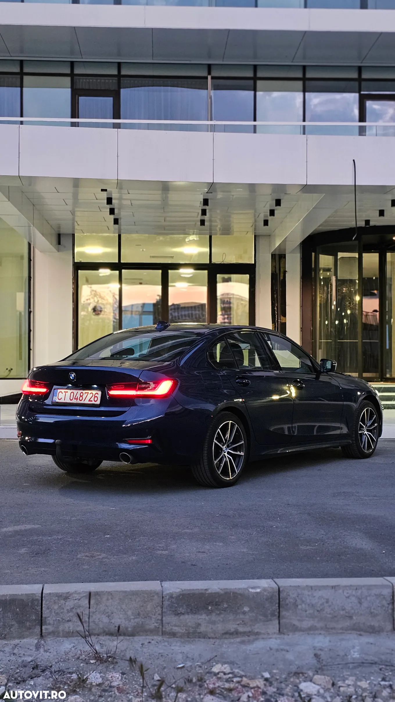 BMW Seria 3 320i AT - 9