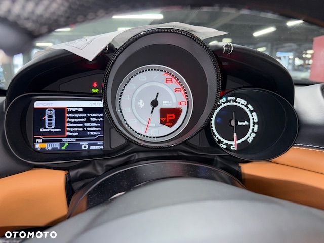 Ferrari California T - 31