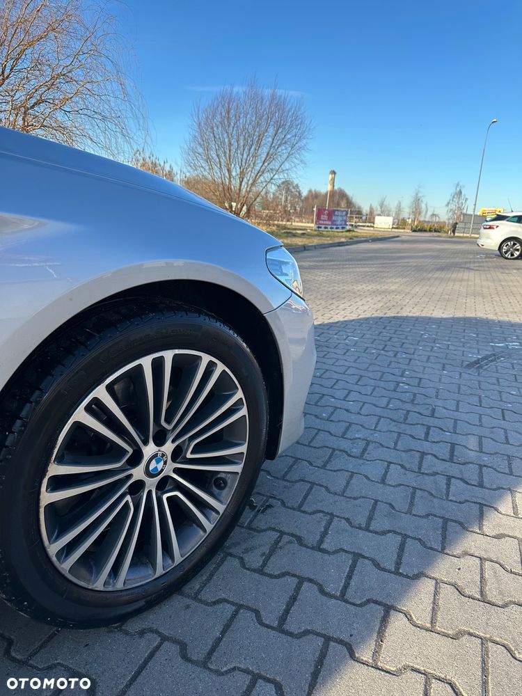 BMW Seria 5 520d Sport Line - 3