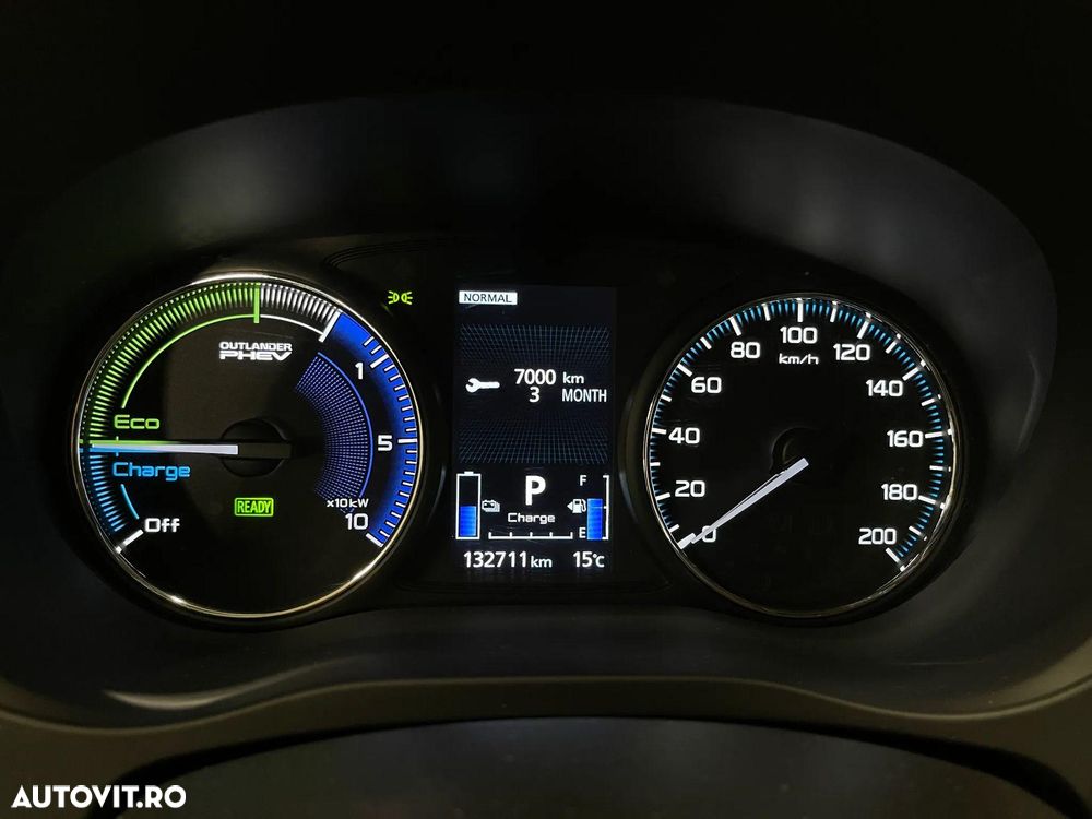 Mitsubishi Outlander 2.4 4WD - 28