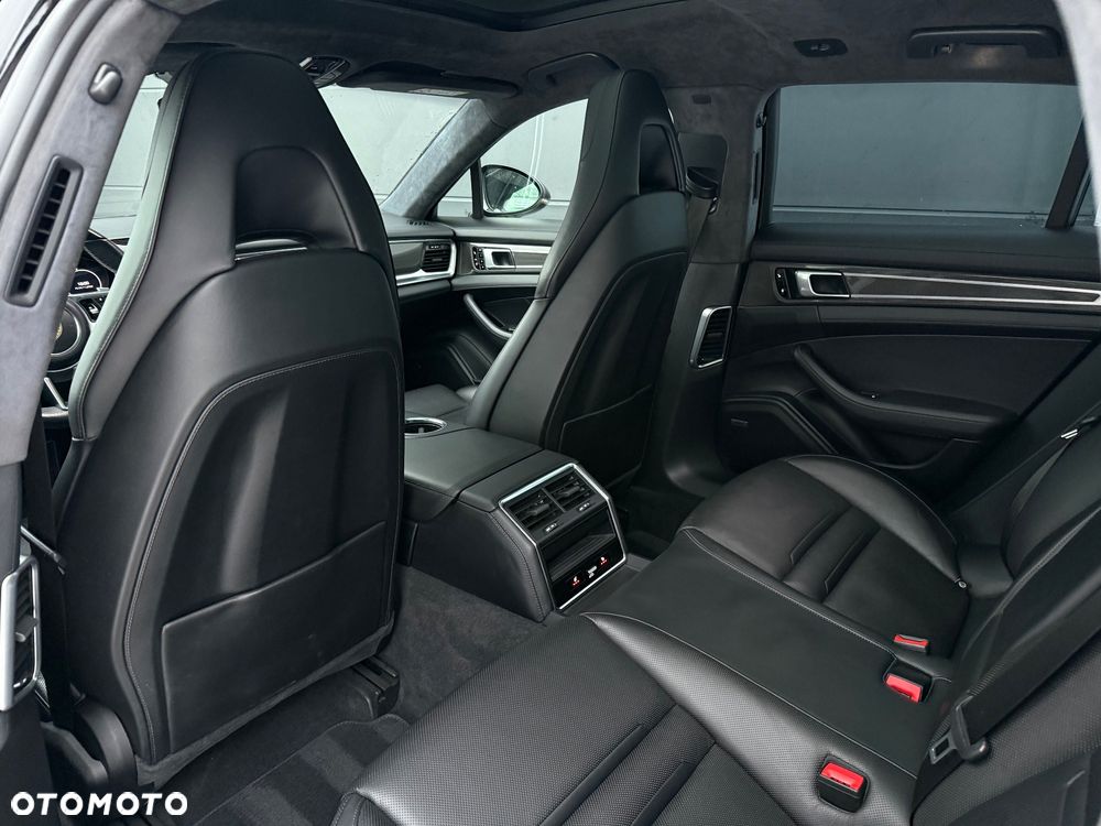 Porsche Panamera Turbo - 37