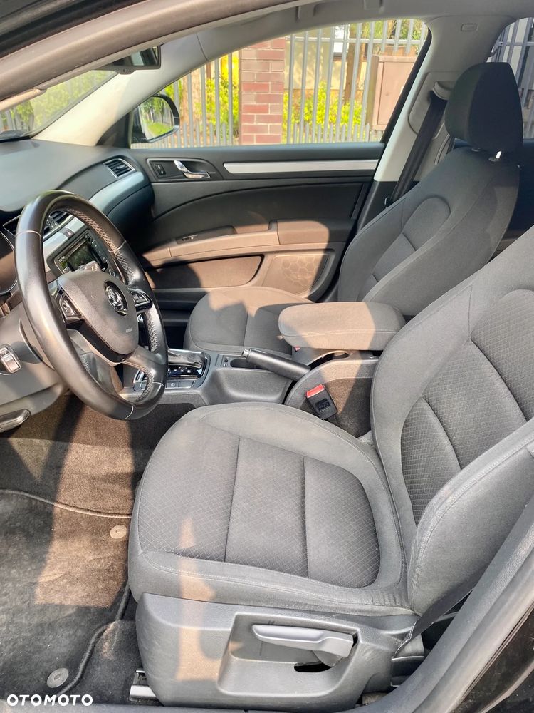 Skoda Superb 2.0 TDI Ambition DSG - 8