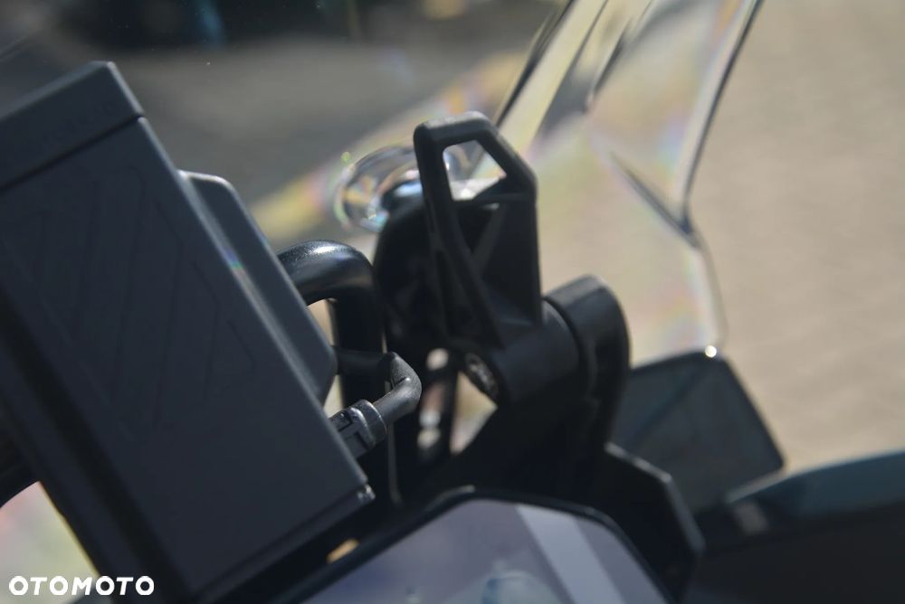 BMW XR - 17