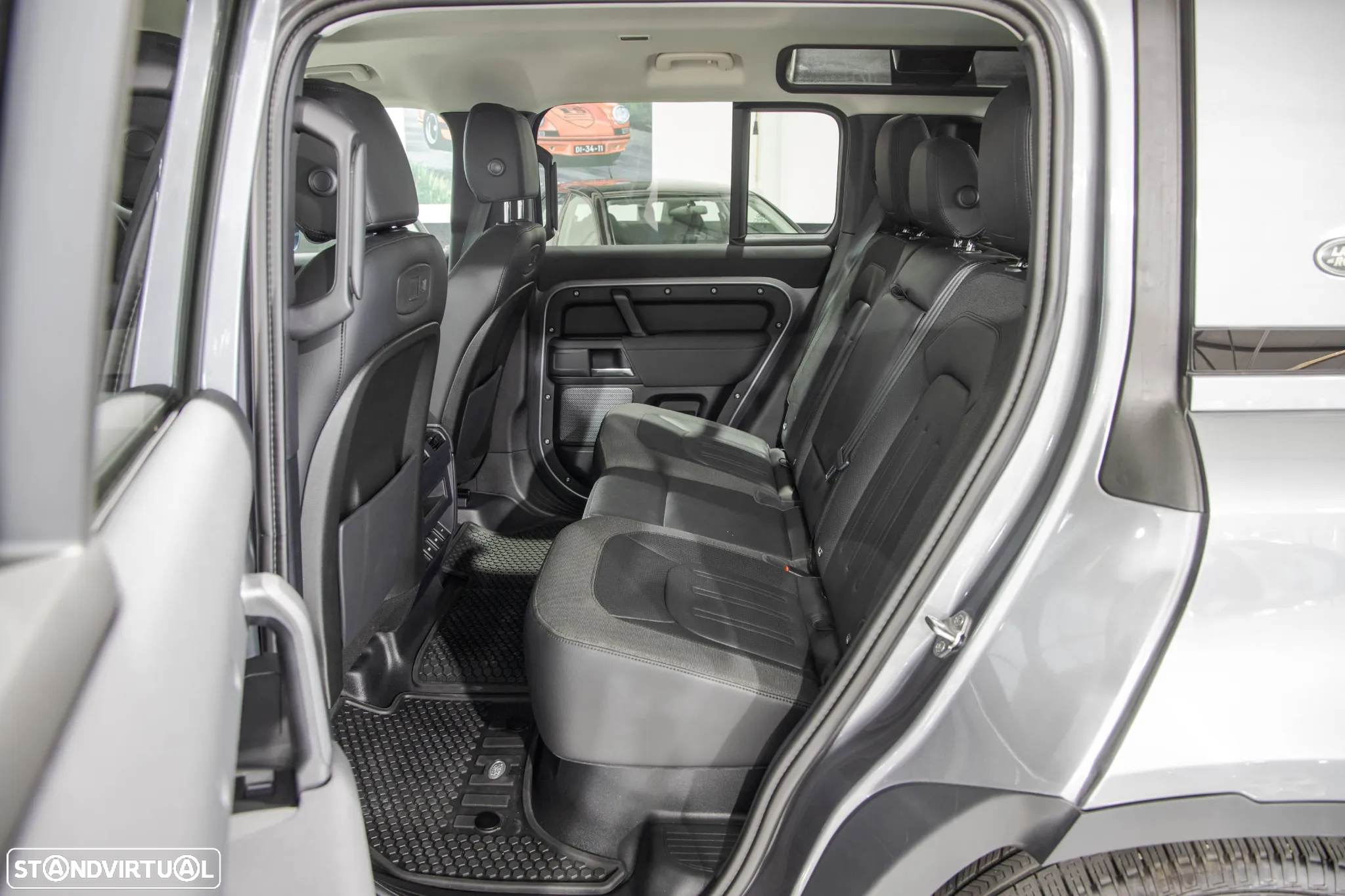 Land Rover Defender 110 D200 S - 18