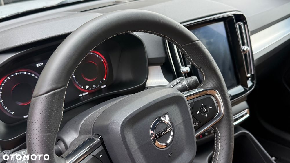 Volvo XC 40 D4 AWD Geartronic Momentum Pro - 13