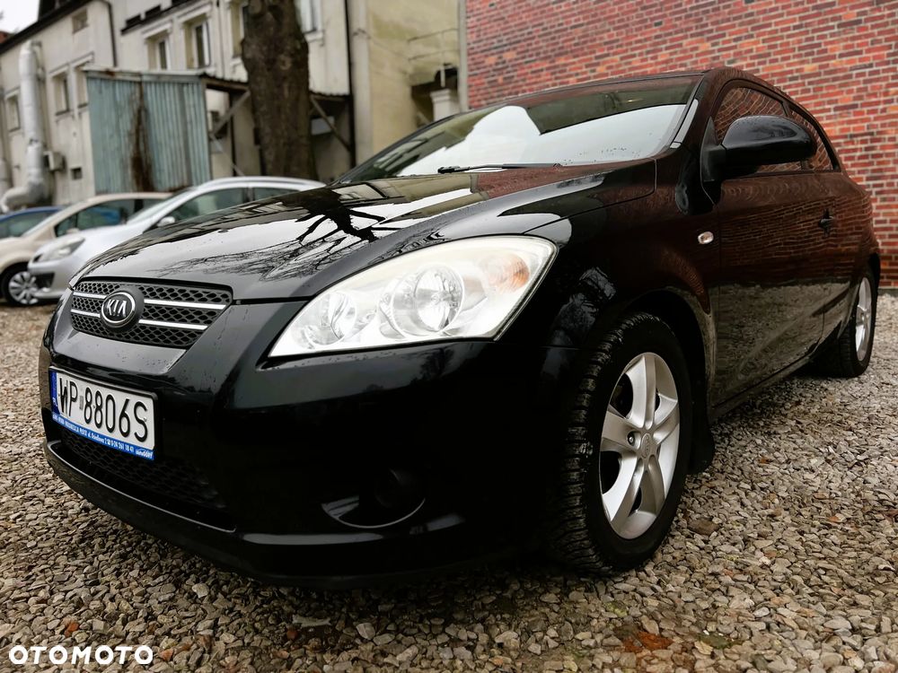 Kia Ceed - 28