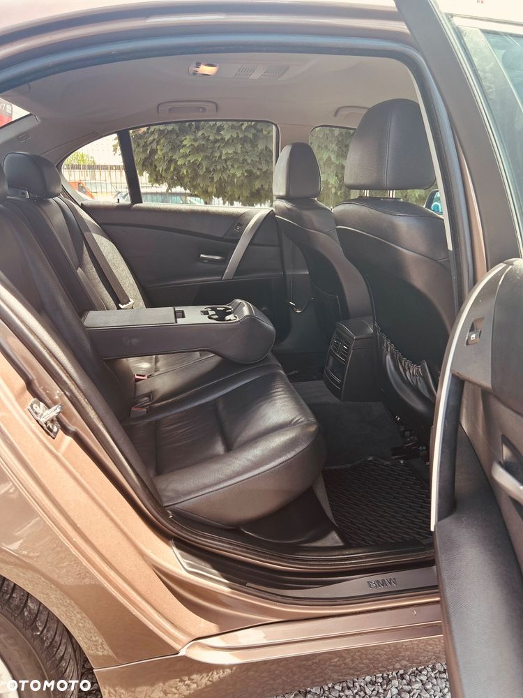BMW Seria 5 525d - 6