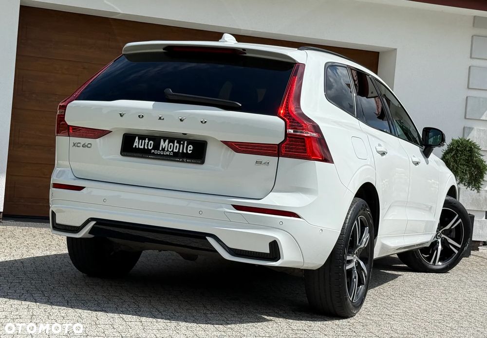 Volvo XC 60 B4 D Plus Dark - 4