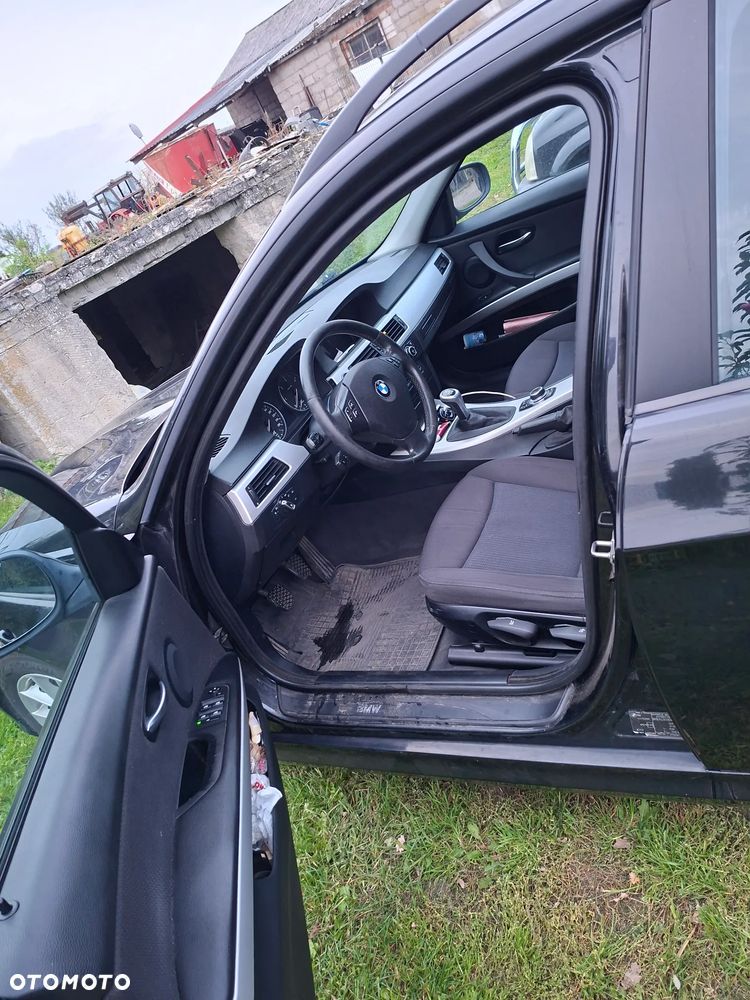 BMW Seria 3 318d - 9