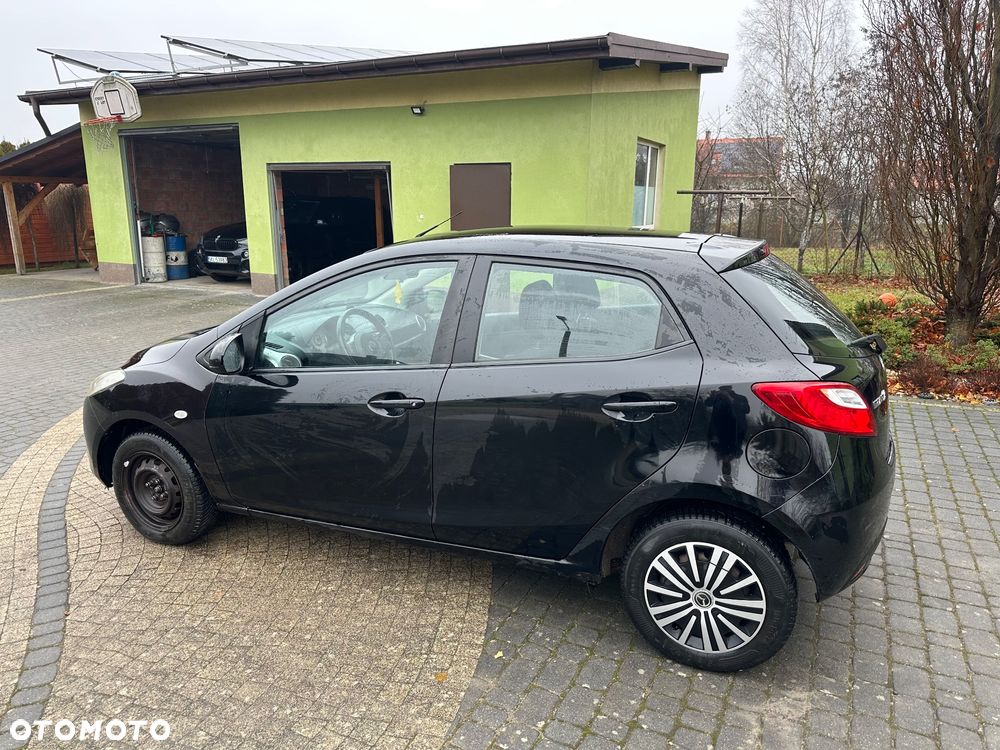 Mazda 2 - 4