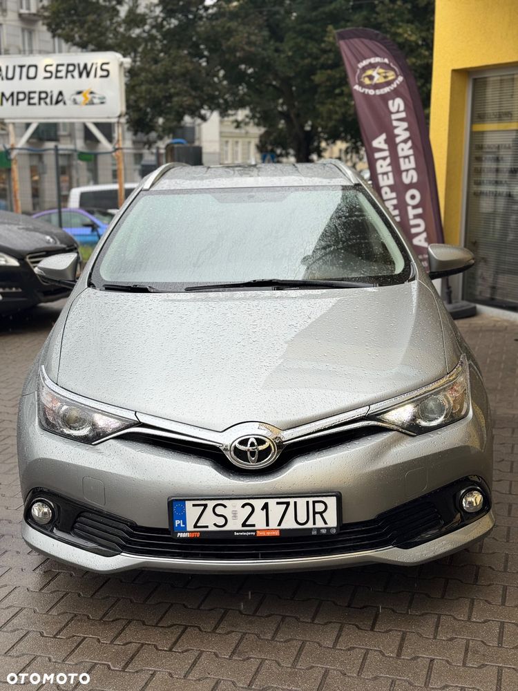 Toyota Auris Hybrid 135 Comfort - 1