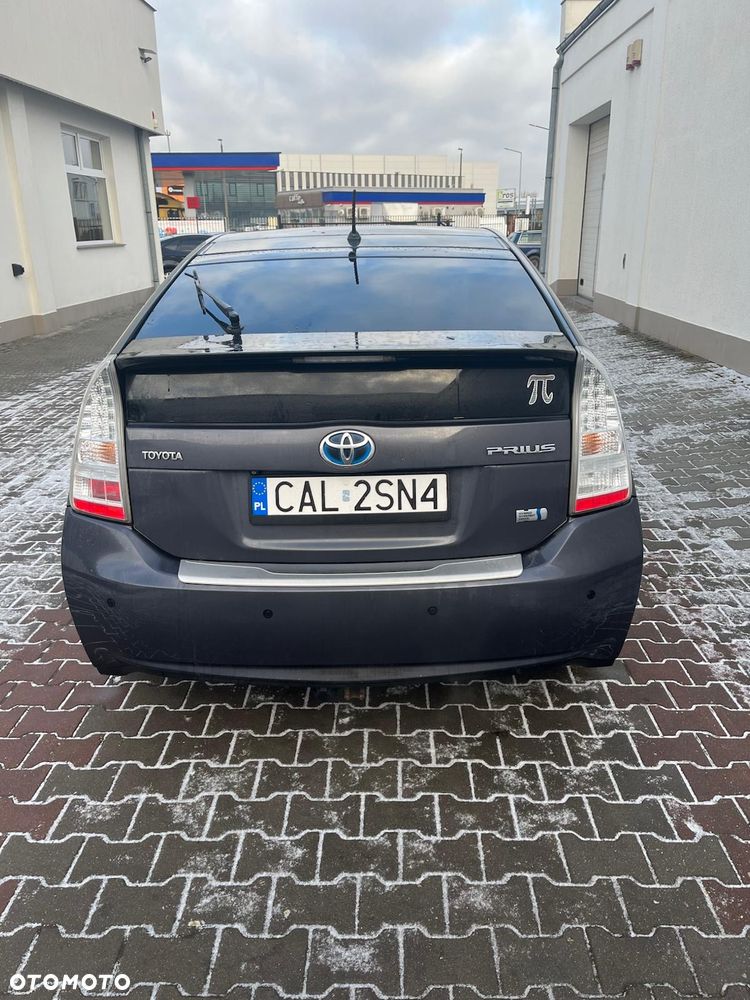 Toyota Prius 1.8 HSD Prestige - 3