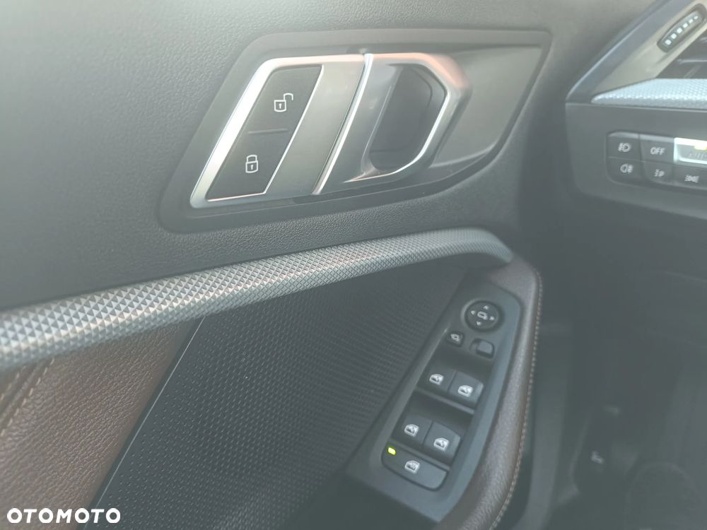 BMW Seria 1 118i M Sport - 31