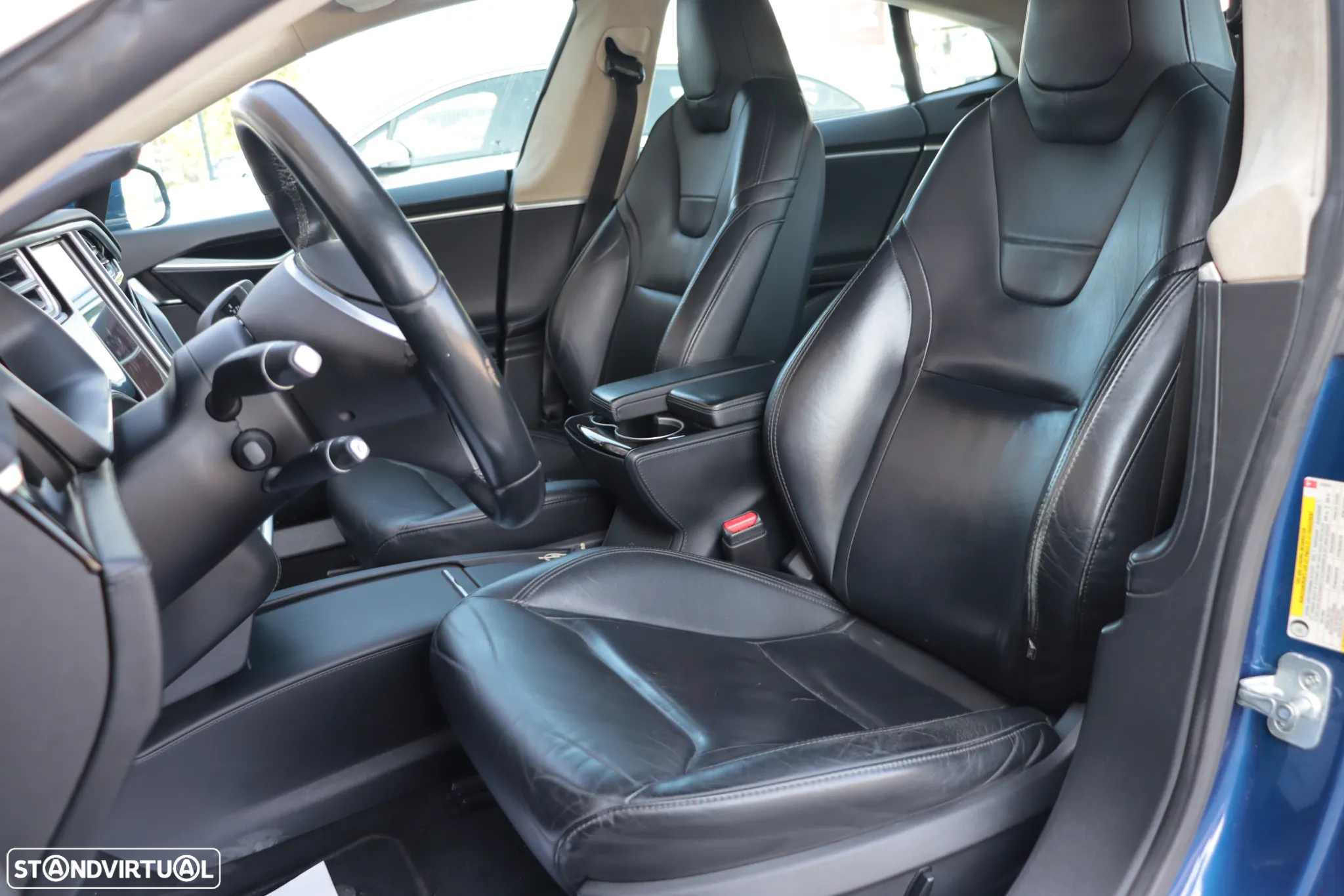 Tesla Model S 90D - 13