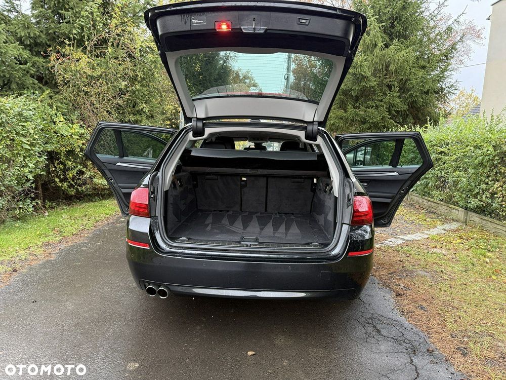 BMW Seria 5 520d Touring - 8