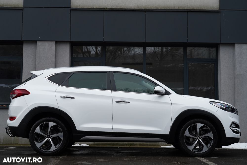 Hyundai Tucson 2.0 CRDI 4WD Automatik Premium - 23