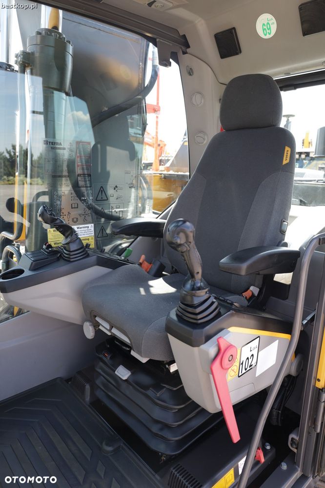 Volvo EC220EL - 16