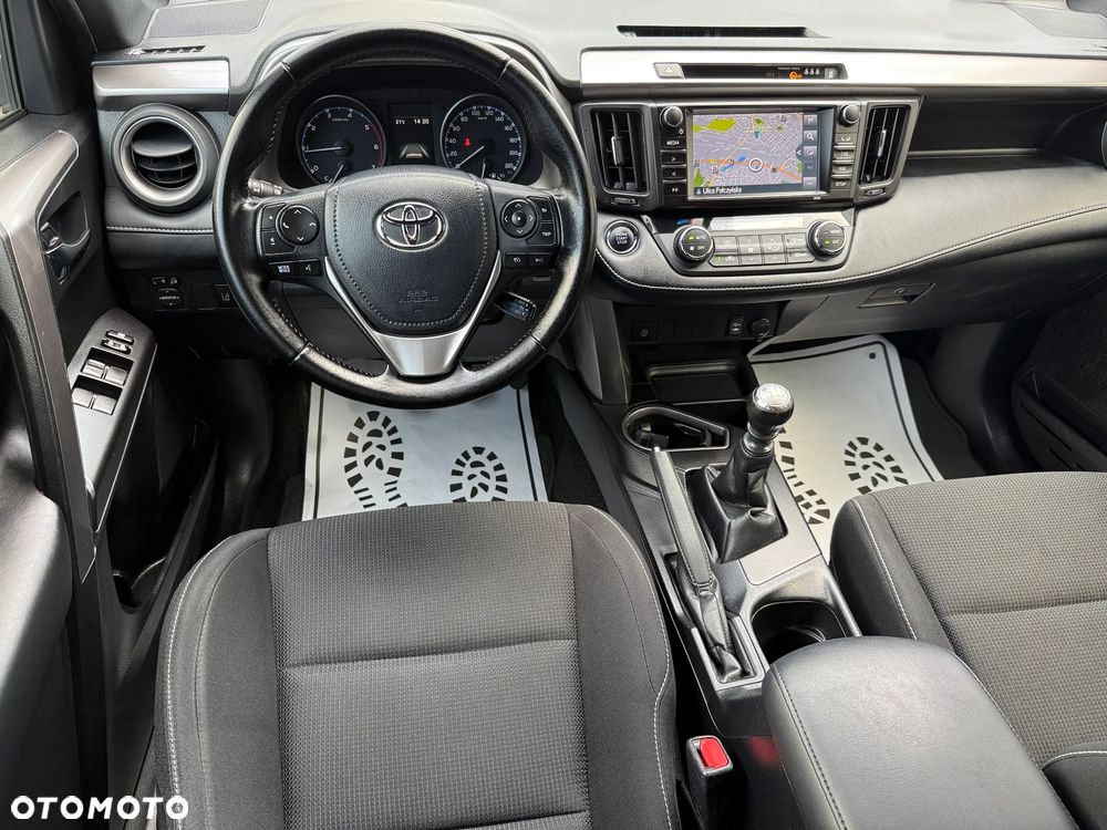 Toyota RAV4 2.0 D-4D Premium 4x2 - 4