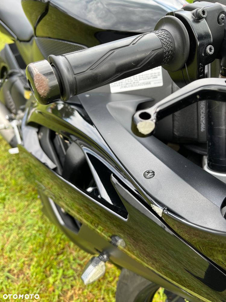 Yamaha R6 - 8