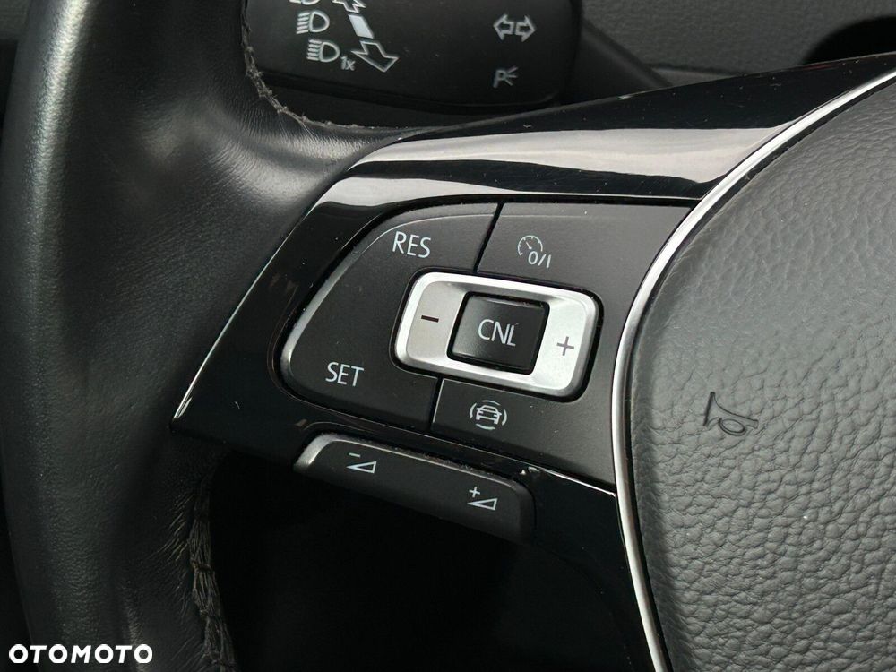 Volkswagen Passat 2.0 TDI SCR Trendline - 22