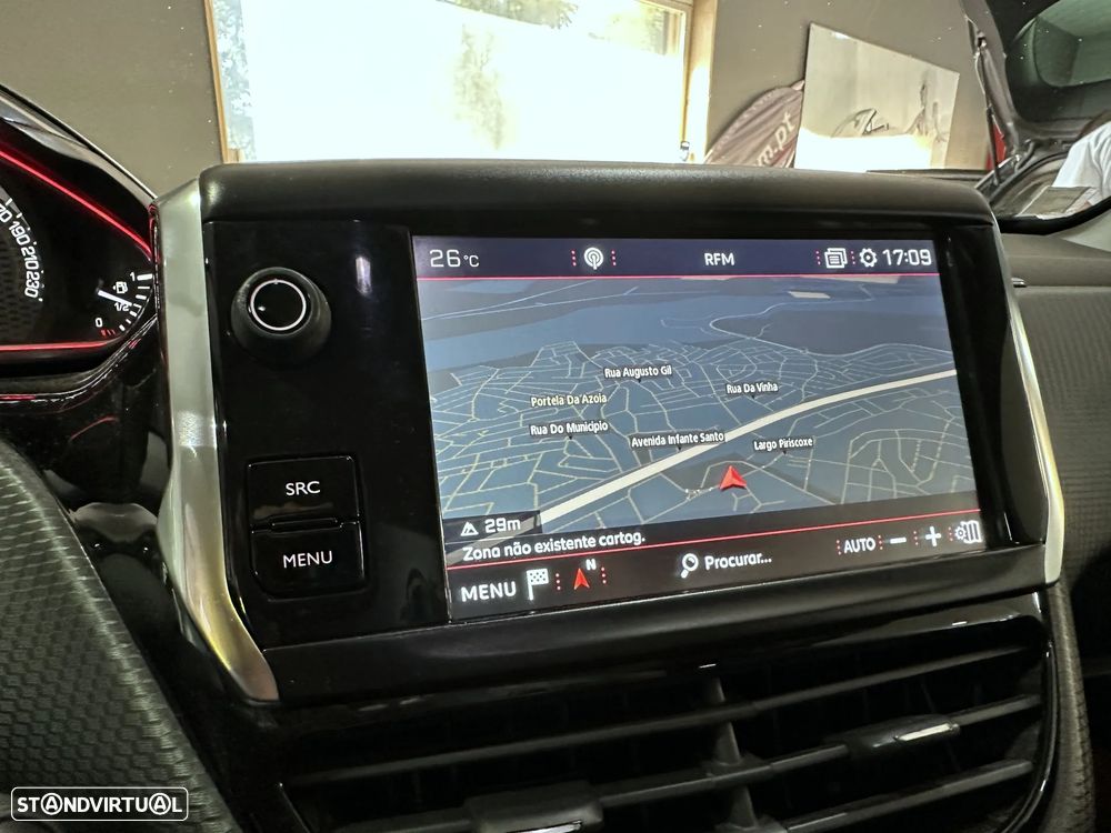 Peugeot 2008 1.2 PureTech GT Line - 32