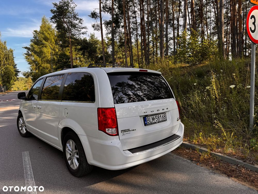 Dodge Grand Caravan - 4