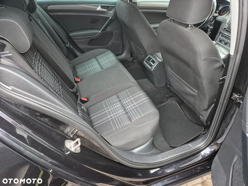 Volkswagen Golf 1.6 TDI BlueMotion Technology Lounge - 15