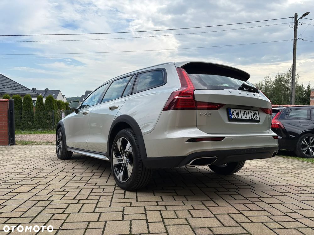 Volvo V60 Cross Country B4 D AWD Geartronic Pro - 9