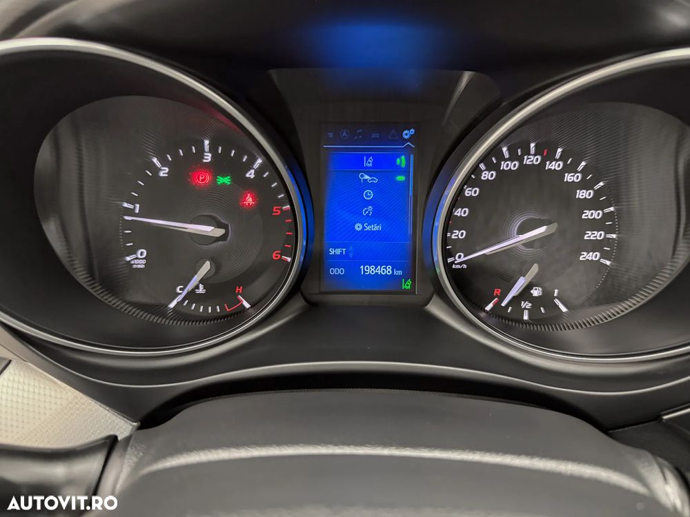 Toyota Avensis 2.0 D-4D Executive - 27