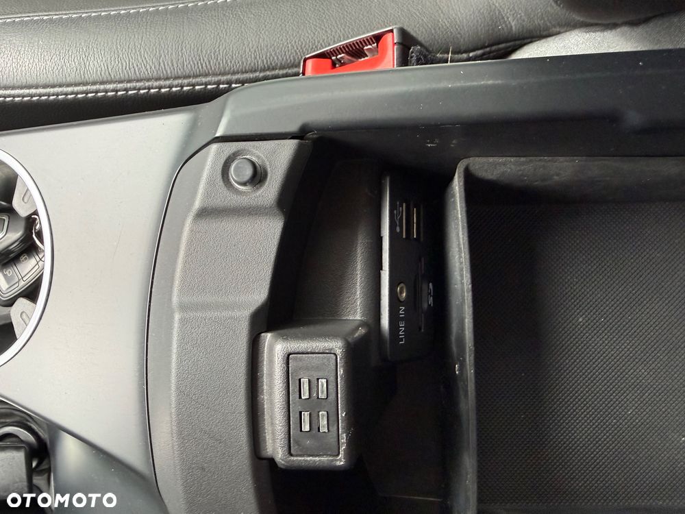 Ford Kuga 2.0 TDCi 2x4 Titanium - 34