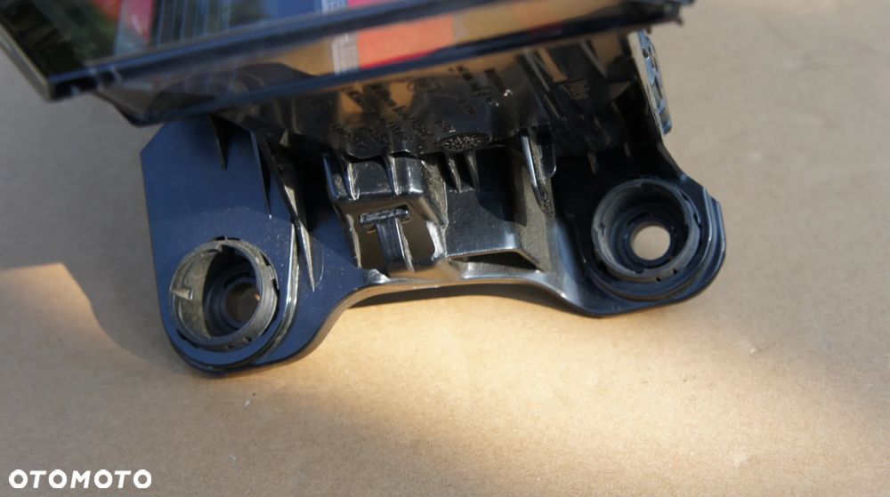 TYLNA LEWA PRAWA LAMPA VW GOLF VIII LIFT IQ LIGHT 5H0 - 4