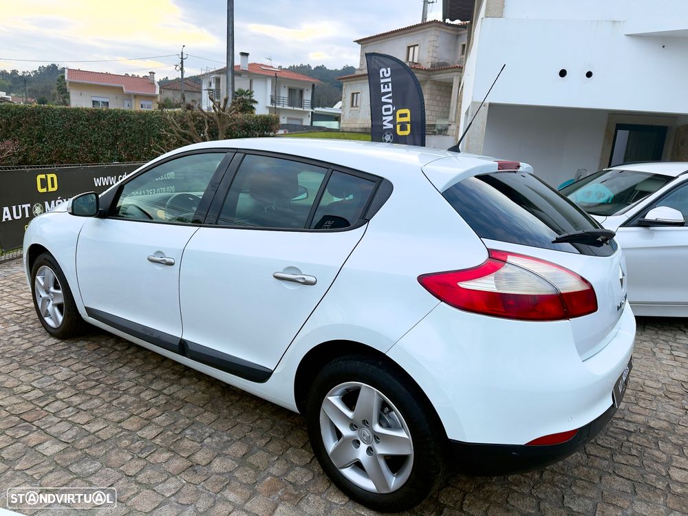 Renault Mégane 1.5 dCi Dynamique - 5