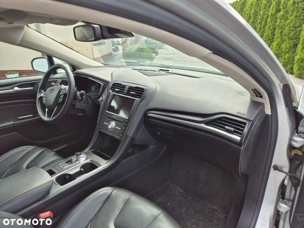 Ford Fusion 2.0 EcoBoost Titanium - 13