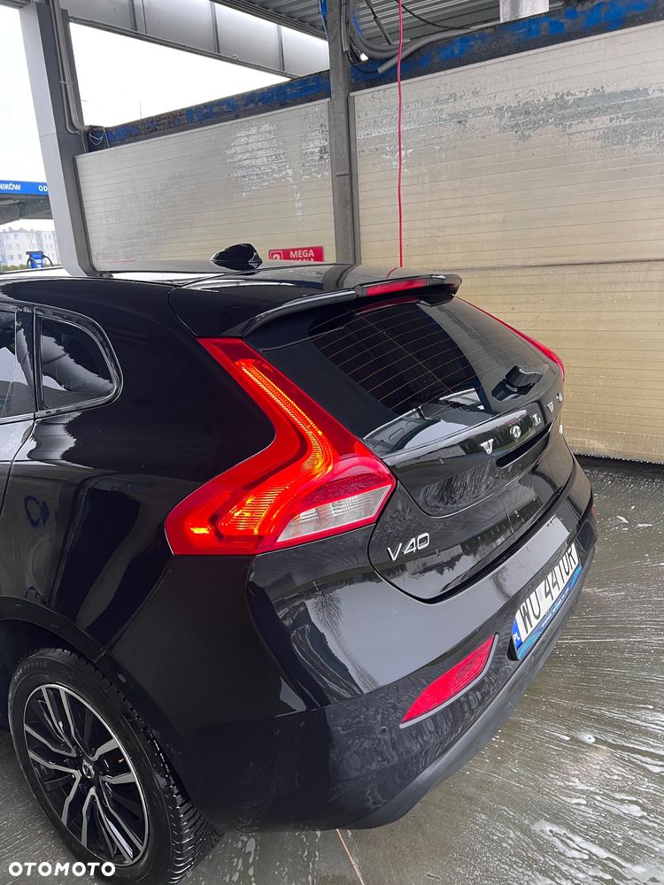 Volvo V40 D2 Drive-E R-Design Momentum - 4