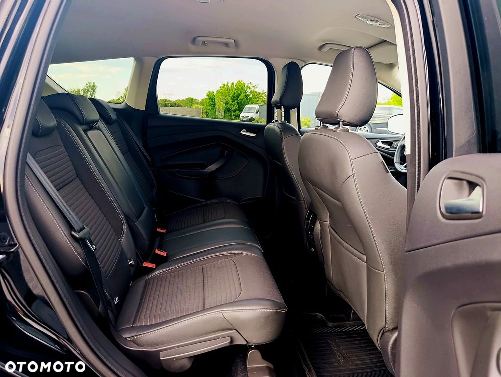 Ford Kuga 2.0 TDCi 2x4 Titanium - 34