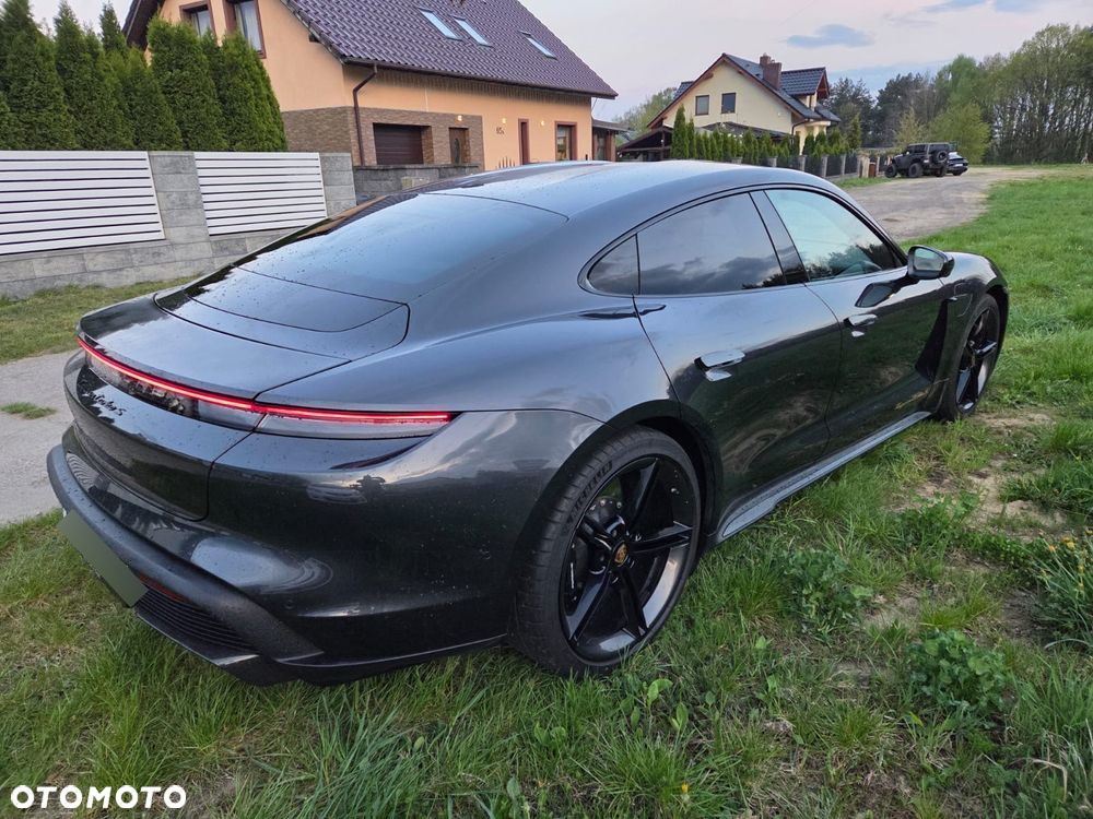 Porsche Taycan - 5
