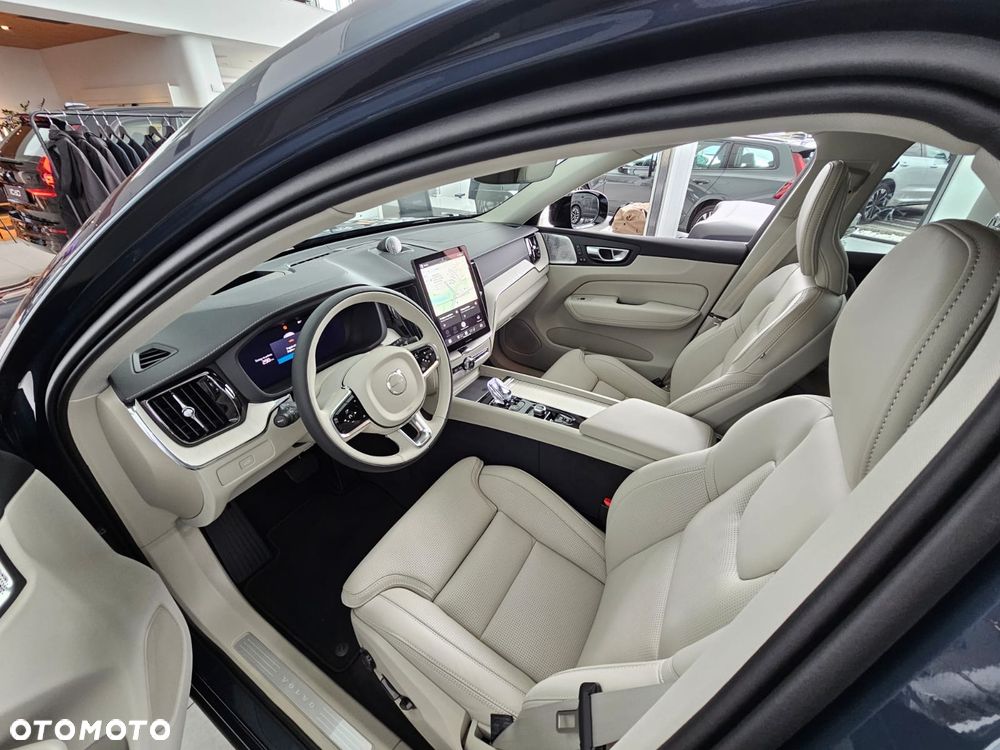 Volvo XC 60 B5 B AWD Ultra Dark - 6