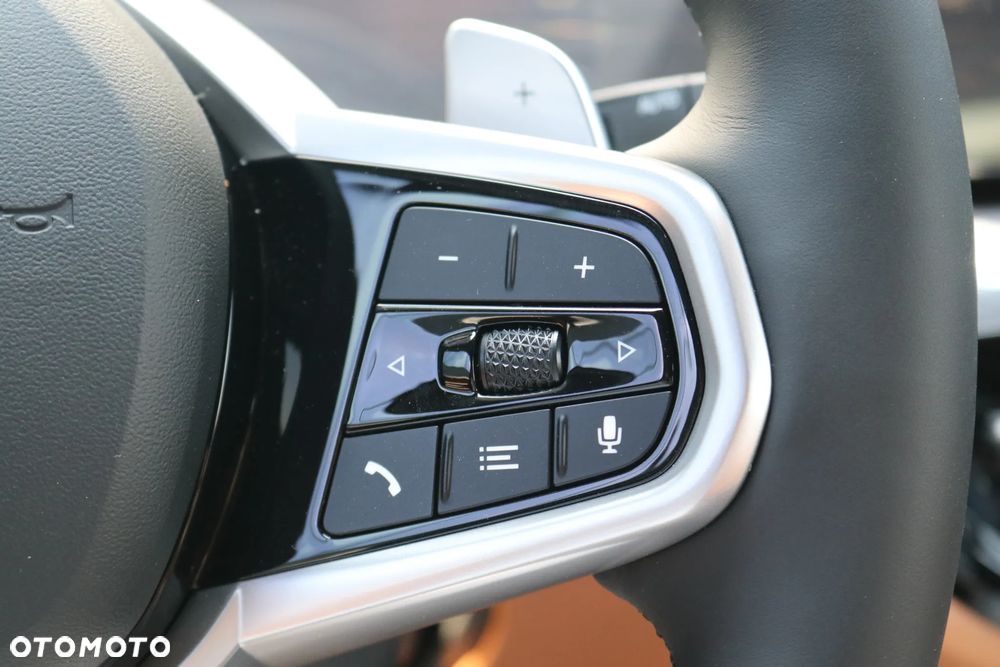 BMW Seria 3 330i xDrive M Sport - 13