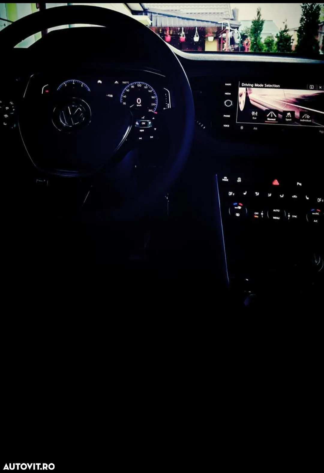Volkswagen T-ROC - 5