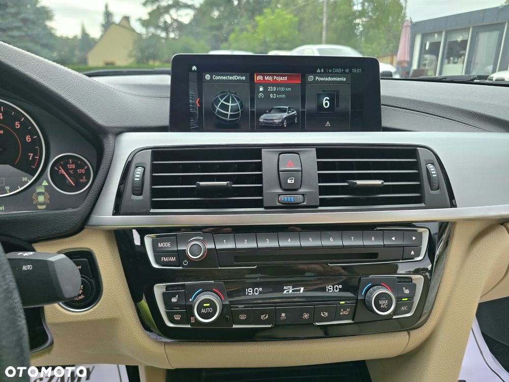 BMW Seria 3 330i - 14