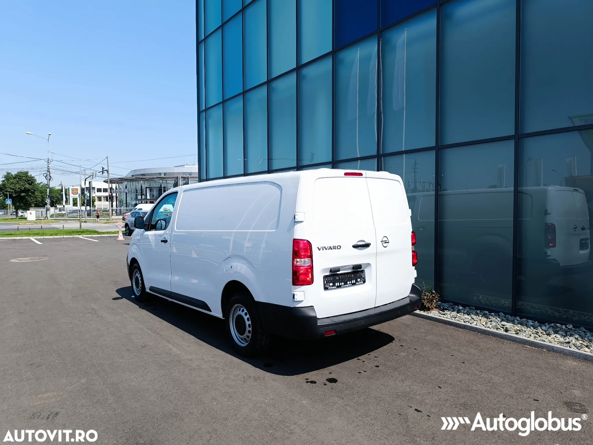 Opel Vivaro Van Essentia - 4