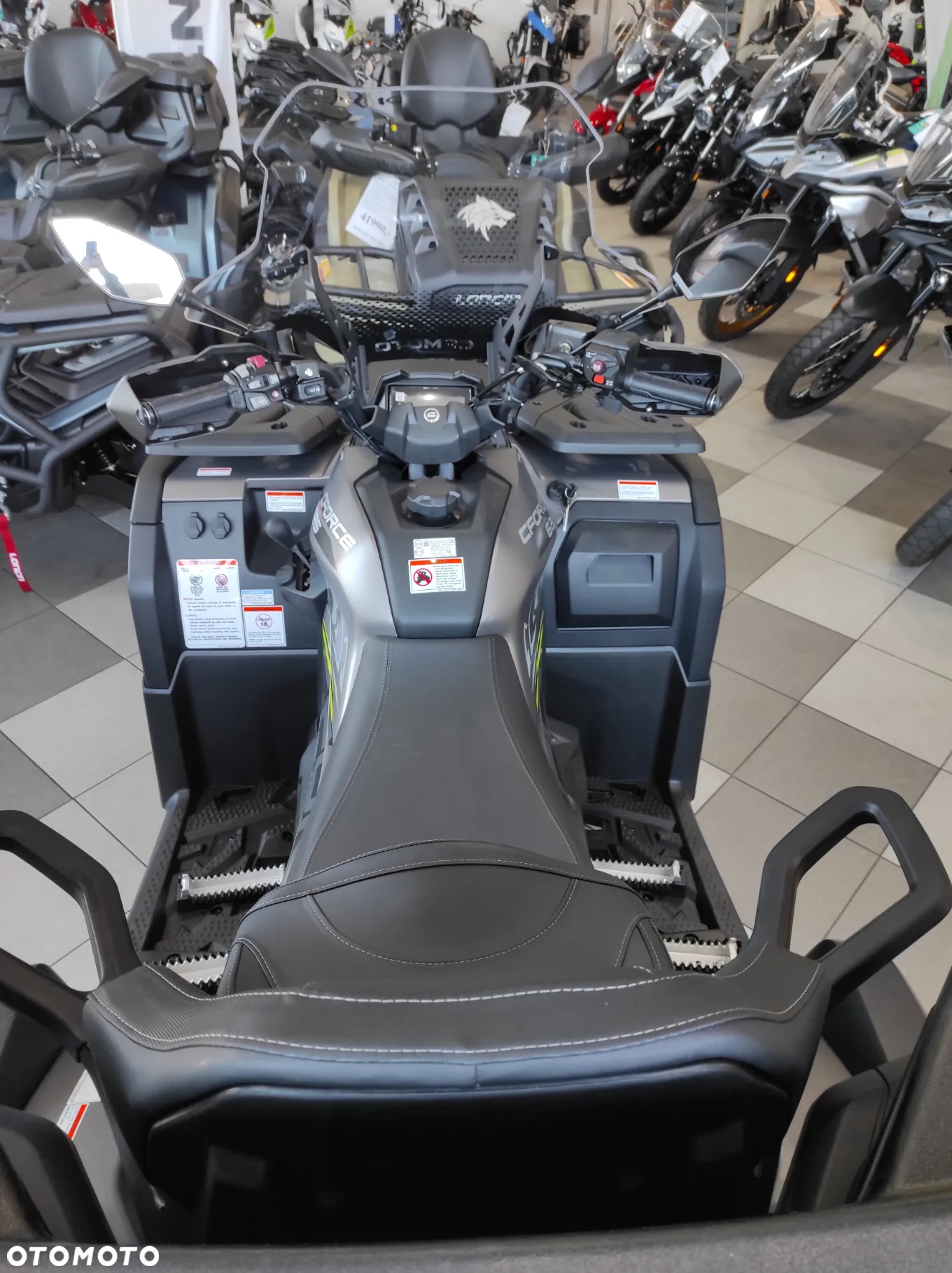 CFMoto CForce - 8