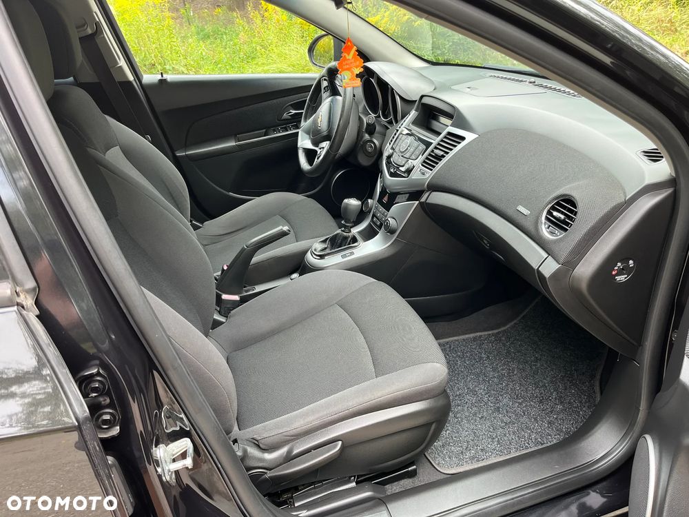Chevrolet Cruze 1.6 LT - 12
